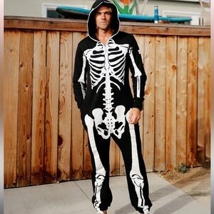 NWT Tipsy Elves Men’s Skeleton Onesie Size M